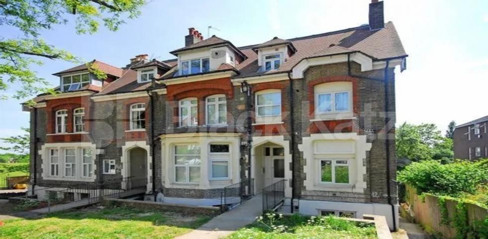 			1 Bedroom, 1 bath, 1 reception Apartment			 Mount View Road, FINSBURY PARK / HORSEY 